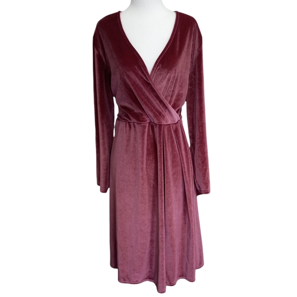 George Dresses & Skirts - 💥3/$25💥GEORGE | 1X velour faux wrap dress